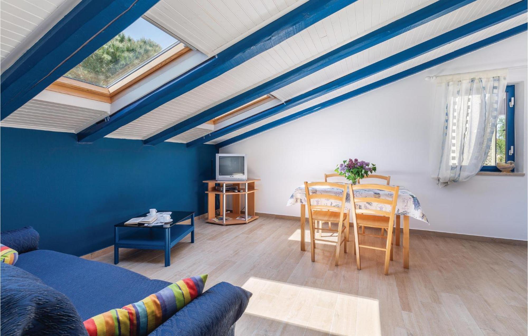 Cozy Apartment In Tar With House Sea View Tar-Vabriga Eksteriør billede